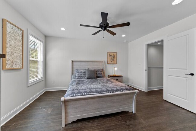 Building Photo - **Discover Unparalleled Luxury in a Prime ...