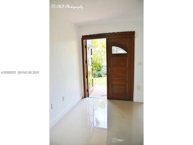 Building Photo - 1990 Brickell Ave