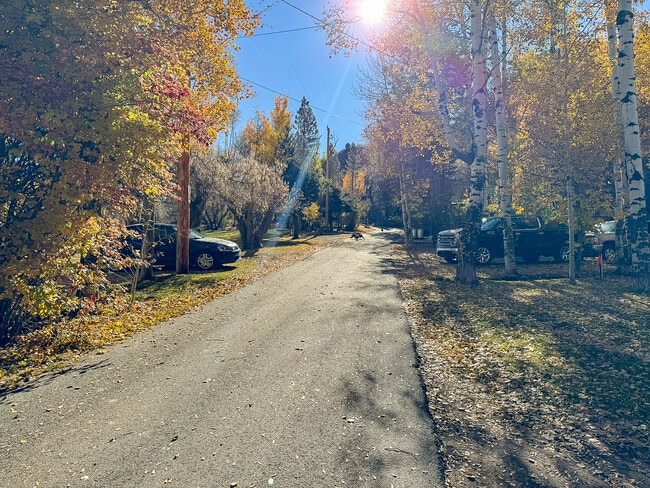 Building Photo - 6071 N Shady Side Dr