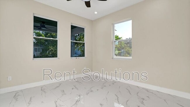 Building Photo - 2839 60th Ave N