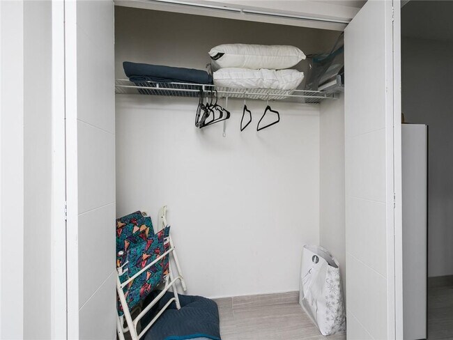 Building Photo - 3900 Galt Ocean Dr