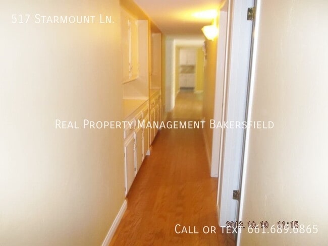 Building Photo - 517 Starmount Ln