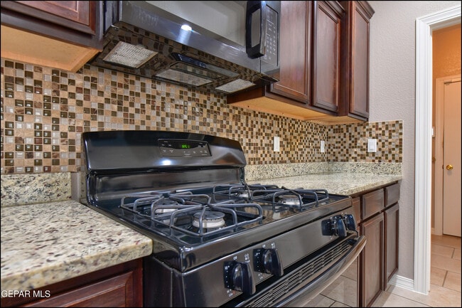Building Photo - 6560 Westfield Dr