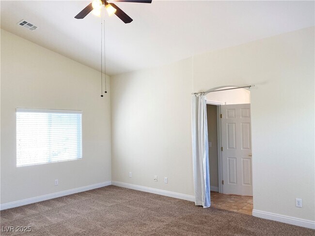 Building Photo - 4821 Longshot Dr