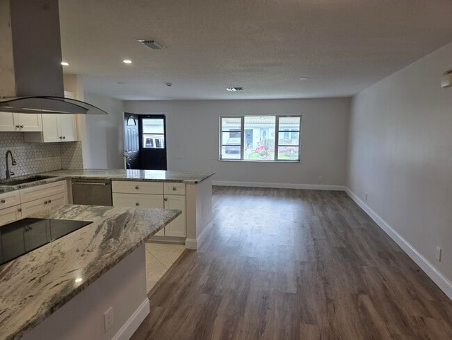 Building Photo - 14243 El Clavel Way
