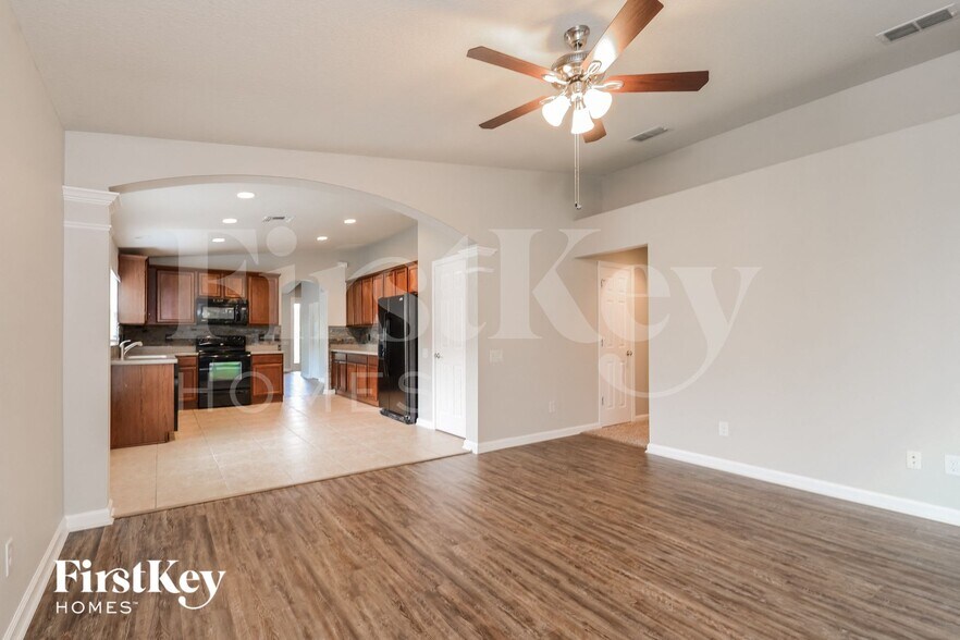 Building Photo - 5525 106th Ave E