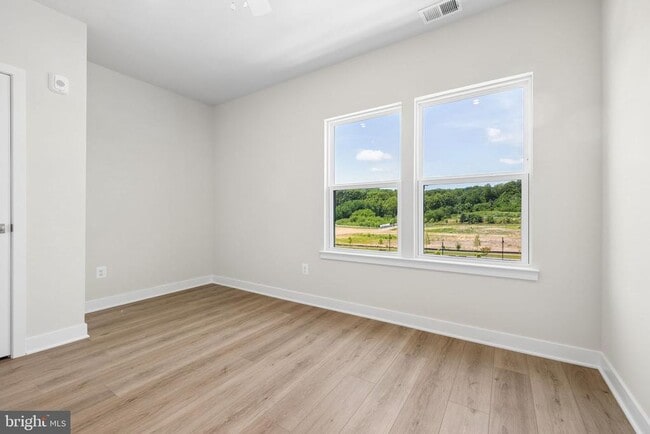 Building Photo - 1611 POTOMAC SHORES Pky