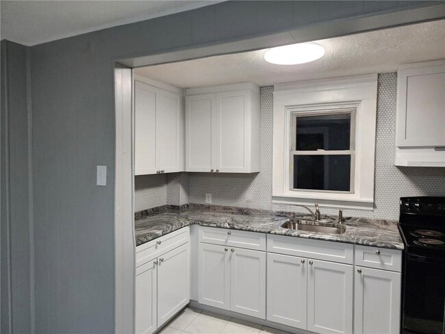 Primary Photo - 227 Providence St