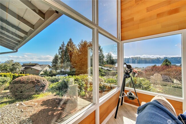 Building Photo - Port Ludlow view home available for short ...