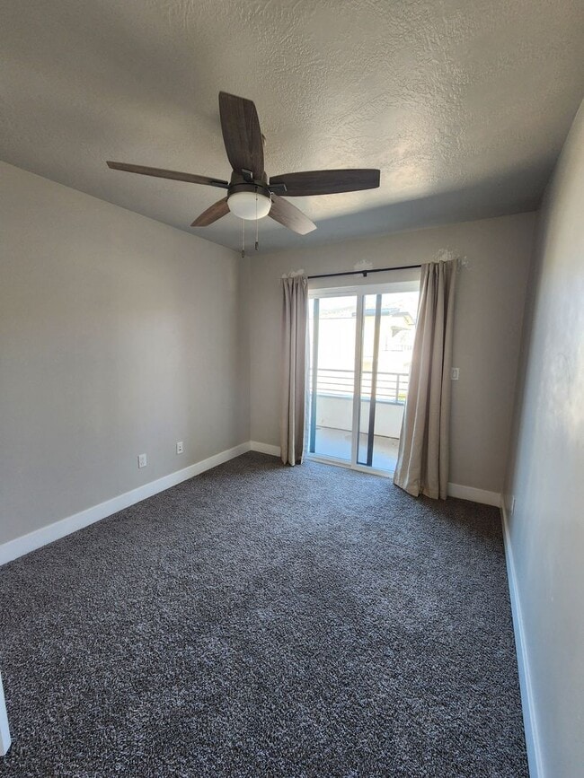Building Photo - Modern 3-Bedroom Home with Balcony for Ren...