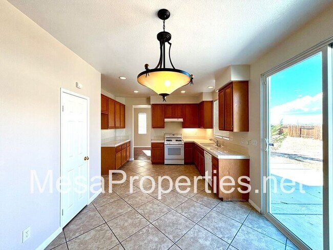 Building Photo - 13720 Thrush Ct