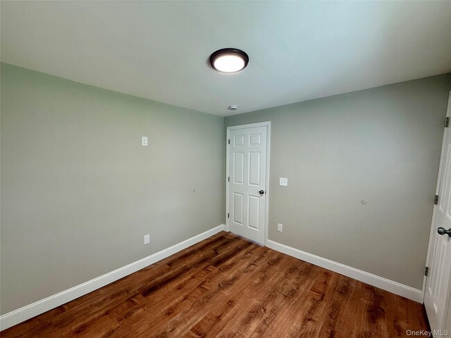 Building Photo - 5 Schradin Hill