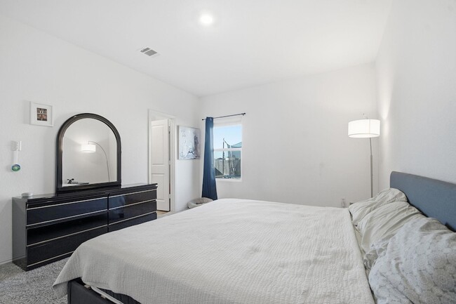 Building Photo - 1106 Cattail Ln