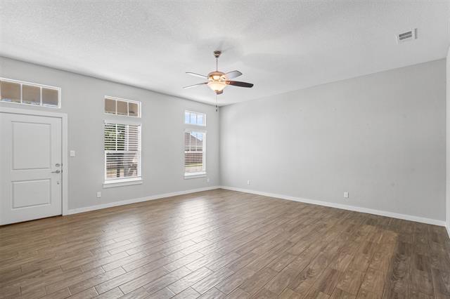 Building Photo - 607 Phillips Ct