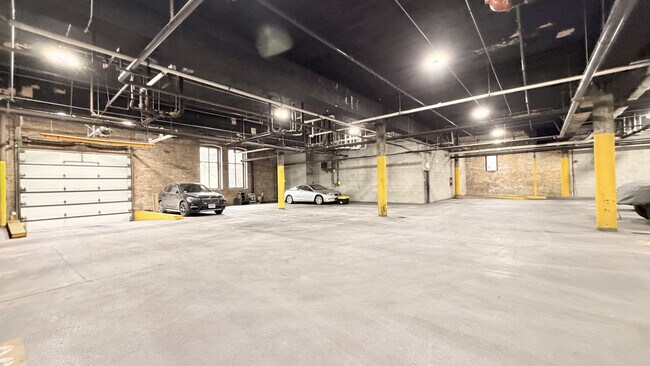 Building Photo - 222 S Racine Ave