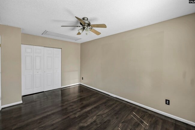 Building Photo - 331 Woodcote Dr