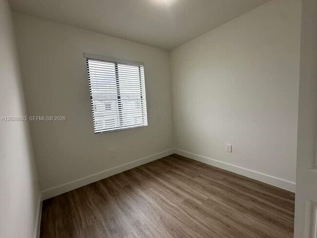 Building Photo - 1280 N Flagler Ave