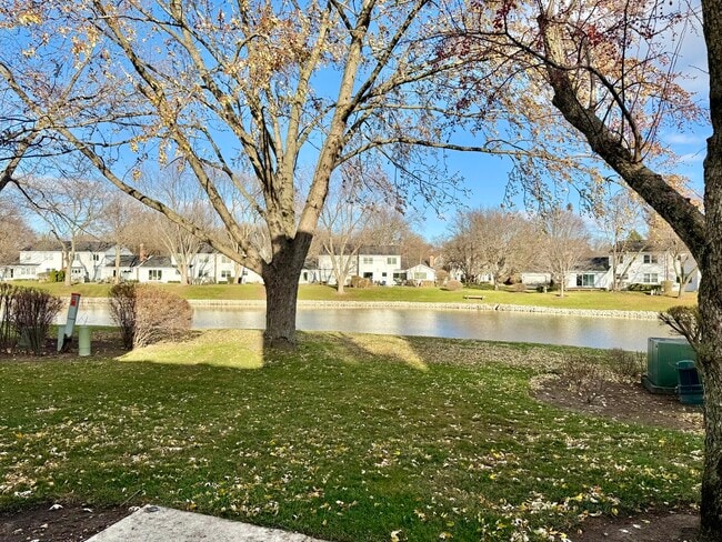 Building Photo - 1209 W Bauer Rd