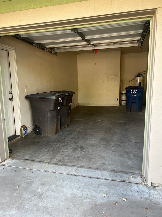 Building Photo - RENT REDUCED: Westside Flagstaff 3 Bed/2.5...