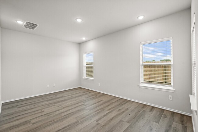 Building Photo - 1114 Hugh Lndg Rd