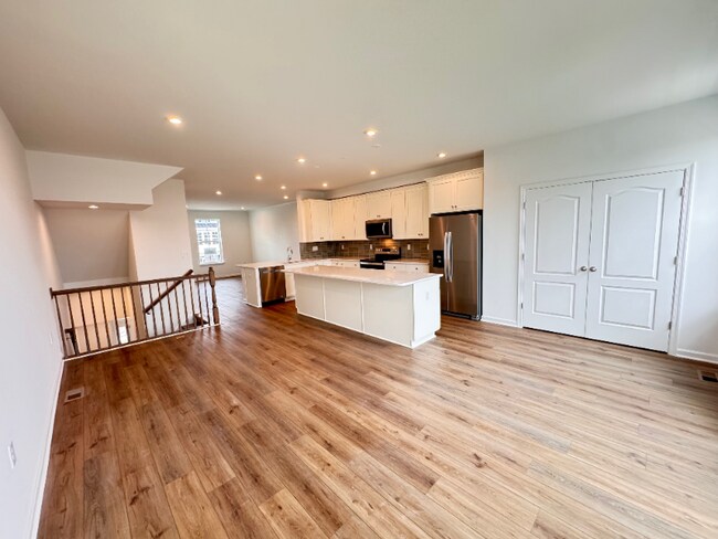 Building Photo - 3140 Eton Pl