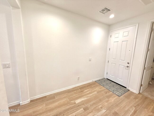 Building Photo - 13303 W Crimson Ter