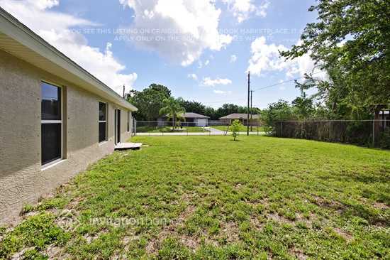 Building Photo - 1002 SW Coleman Ave