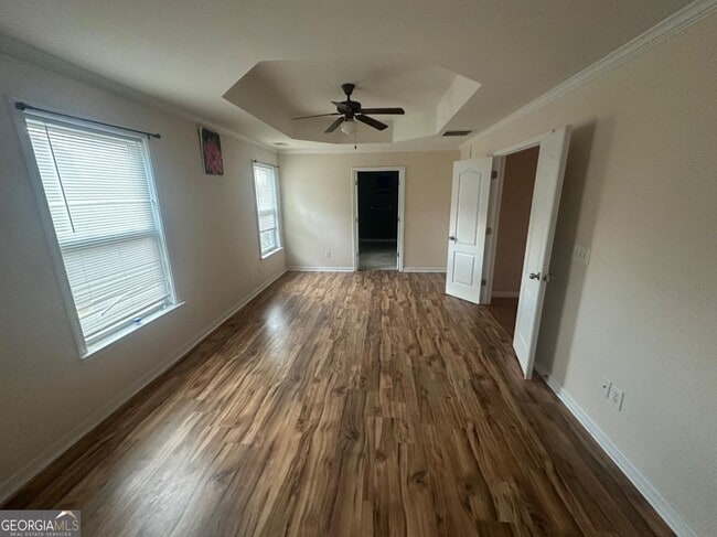 Building Photo - 61 Longwood Ct