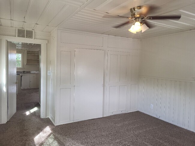 Building Photo - 921 Willow St