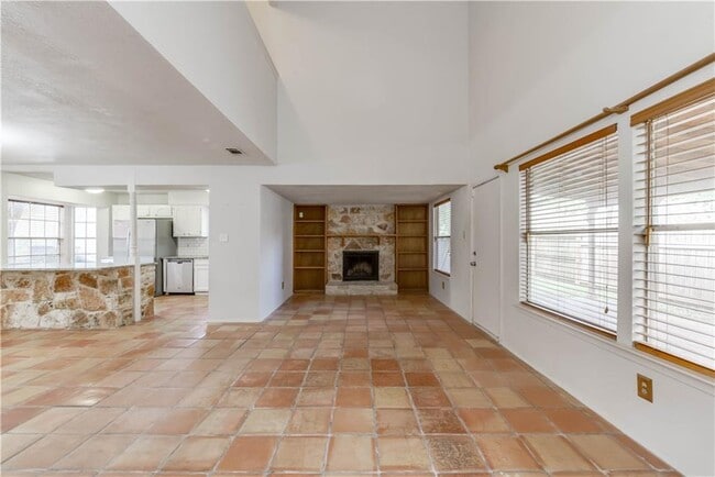 Building Photo - 4200 Everest Ln