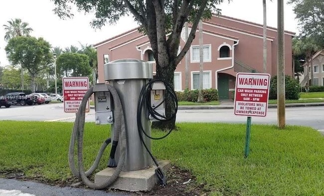 Building Photo - 7808 Sonoma Springs Cir