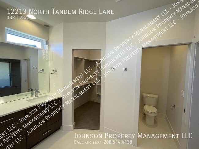 Building Photo - 12213 N Tandem Ridge Ln