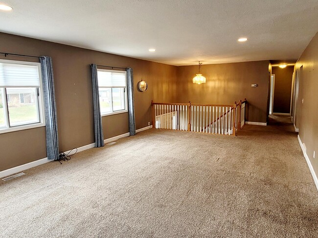 Primary Photo - 6187 Blythefield Ave NE