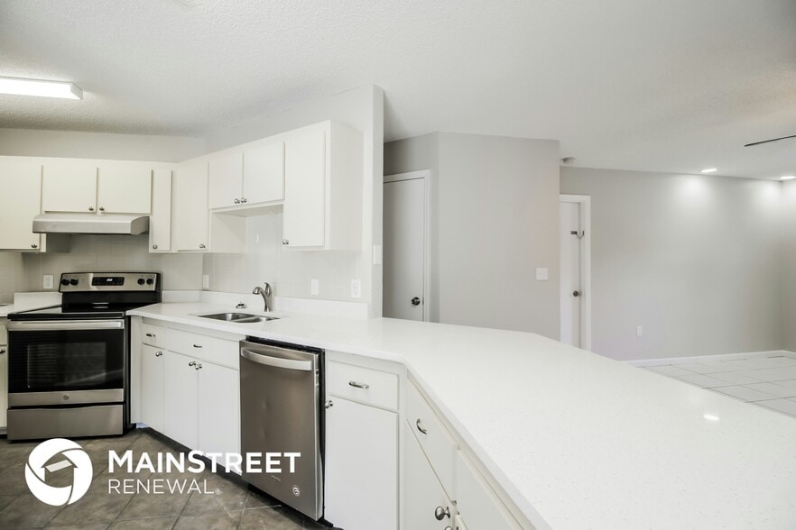 Building Photo - 6054 Cardiff Ave