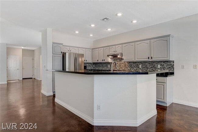 Building Photo - 9420 San Laguna Ct