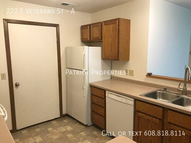 Building Photo - 222 E Veterans St