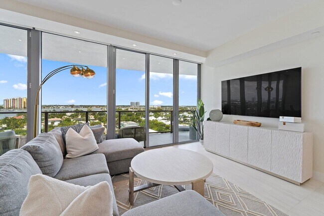 Building Photo - 3100 N Ocean Dr