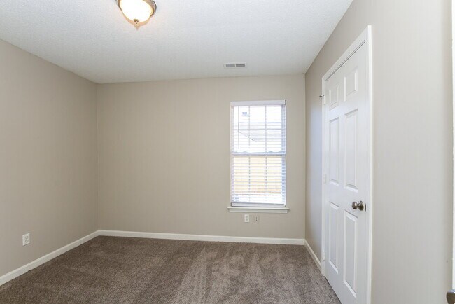 Building Photo - 9033 Shenington Pl
