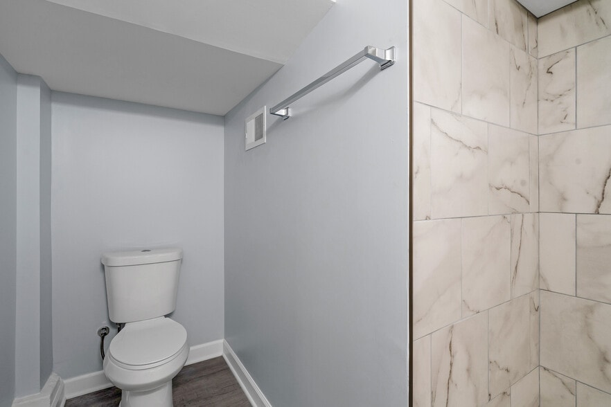 Building Photo - 5620 N Marmora Ave