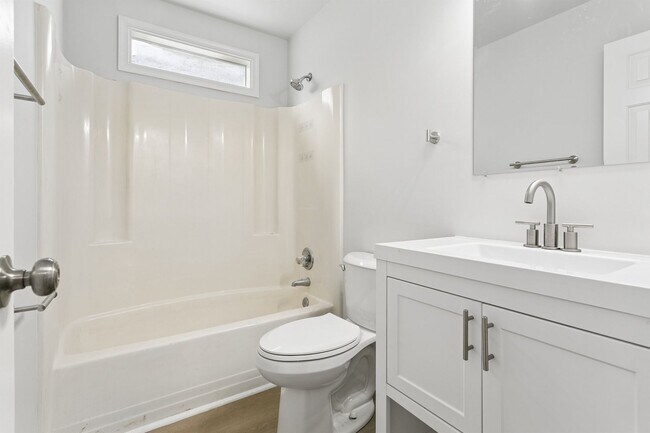 Building Photo - 903 Belvoir Cir