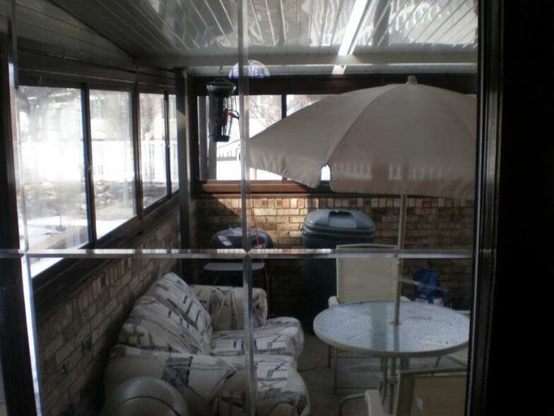 Building Photo - 11849 Ontario Dr