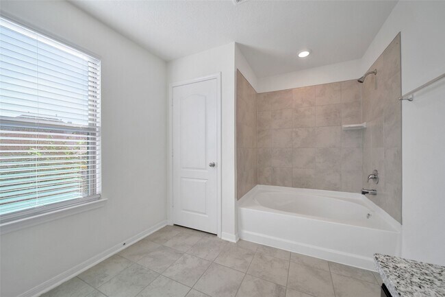 Building Photo - 20864 Sheffield Pk Dr