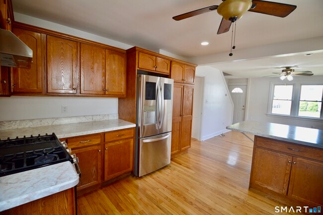 Building Photo - 314 Knowlton St