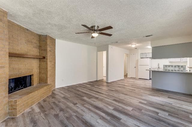 Building Photo - 805 Barkridge Trail