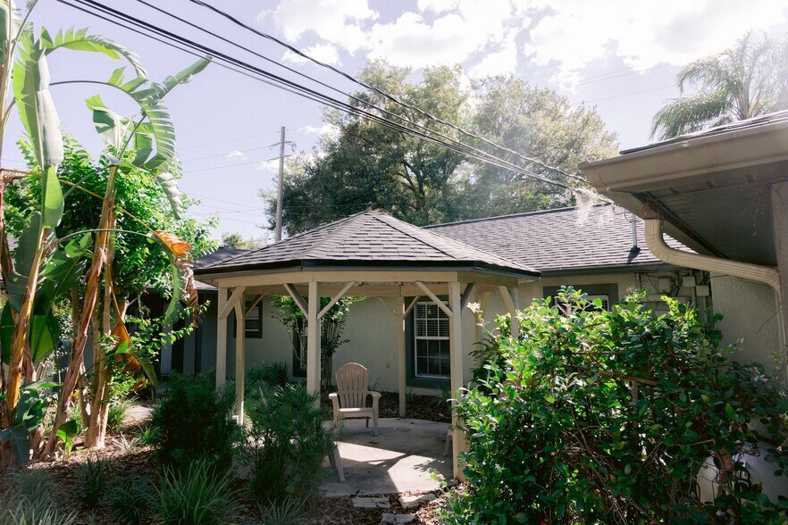 Building Photo - 2616 S Crystal Lake Dr