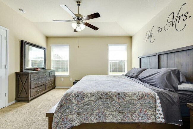 Building Photo - 100 Sulphur River Lp