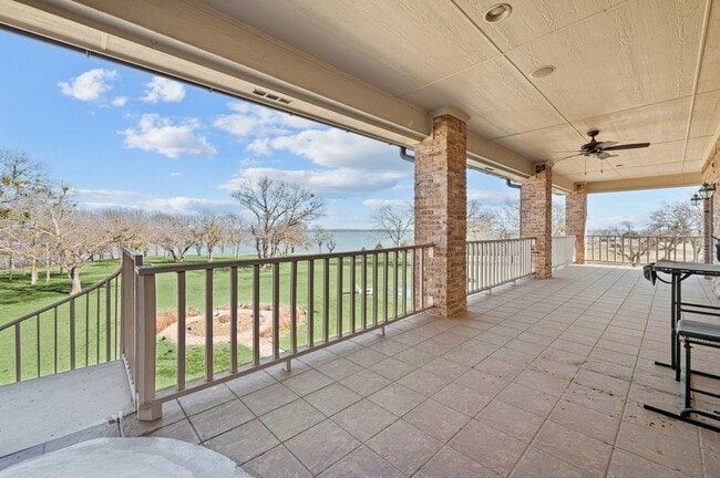 Building Photo - 208 Highpoint Cir