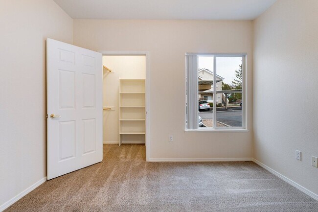 Building Photo - 3625 Strawberry Field Grove