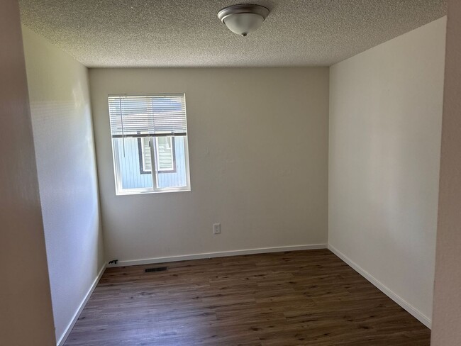 Building Photo - 2-Bed, 1-Bath Duplex, Mount Vernon