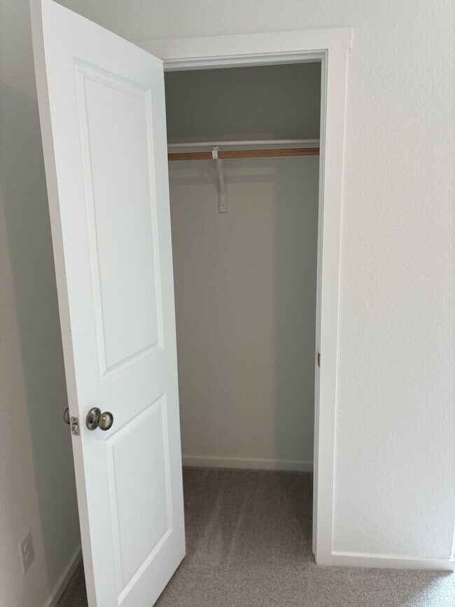 Building Photo - Charming 4 beds 2 baths in San Antonio!